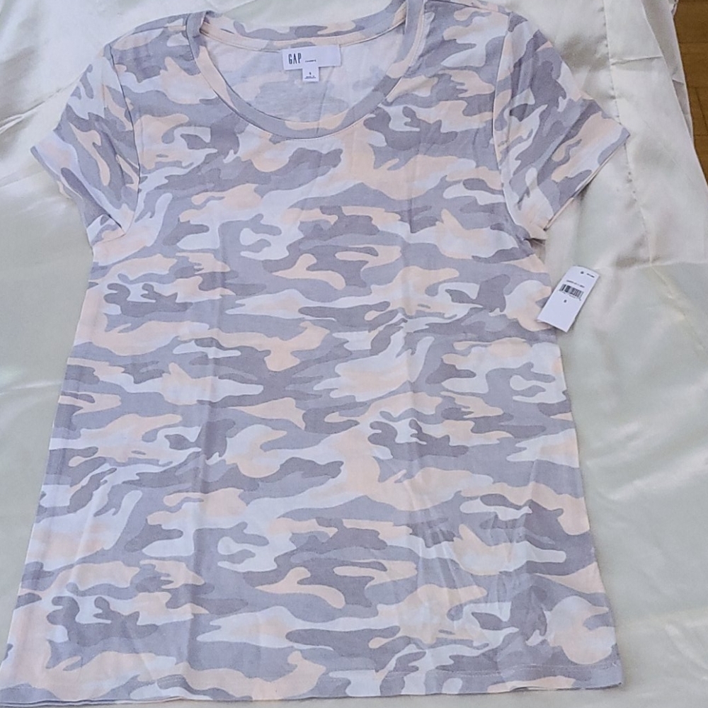 GAP Camo Tee - Small